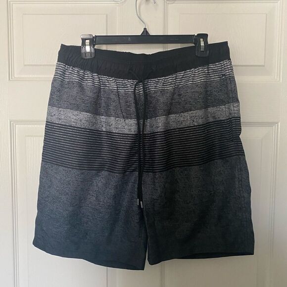 KIRKLAND Men’s Swim Shorts and Premium        T -Shirt both size L NWT - Picture 3 of 10